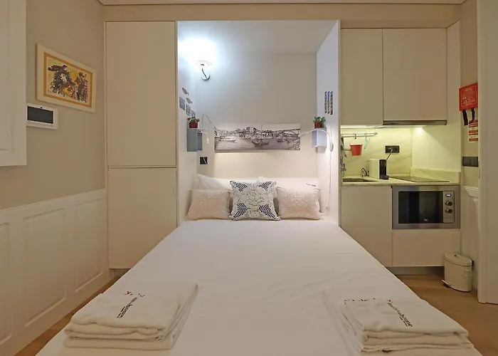 Flh Ribeira Typical ポルト